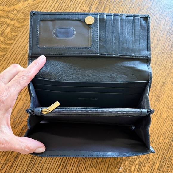 Access Denied Leather Accordion Wallet Clutch RFID Navy Full Grain - Picture 2 of 3